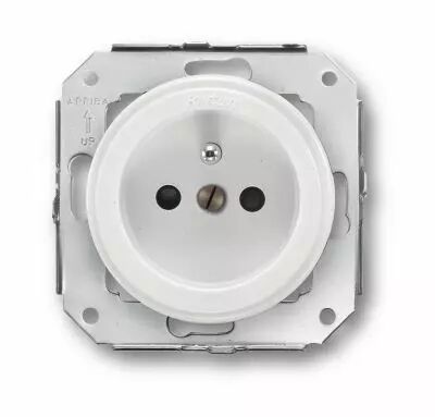 Prise 2P+T en plastique blanc de la collection Garby Colonial de Fontini (31208052)