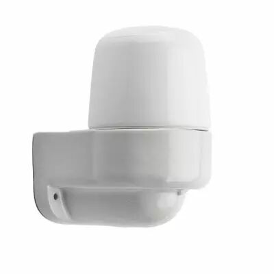Applique sp�cial sauna  d�port�e en porcelaine blanche avec verre opale LISILUX taille M