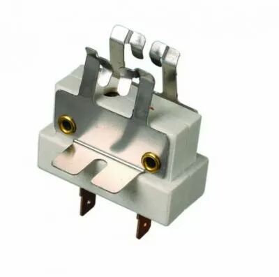 Adaptateur pour lampes GX16D vers GY9,5 ou GZ9,5, 250V 8A (127202)
