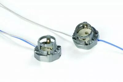 Douille c�ramique et m�tal pour lampe PGZ18, 500/5000V 2A T300�C, sortie des c�bles 1mm�, 32cm par l'arri�re, double isolation (
