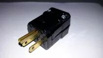 Fiche américaine à sortie droite, 2 pôles et terre, 125V 15A, noir, UL/CSA pour câble 10-18 AWG (140485)