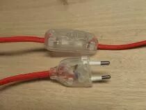 Cordon textile 2 mètres avec fiche 2 pôles et interrupteur à main transparents à 1,2m de la fiche, méplat 2x0,75mm2, rouge (1406