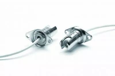 Douille R7S st�atite, corps aluminium, 250V 6A T250�C, montage avec �querre m�tallique entraxe pr�d�fini, fixation par vis M4 (1
