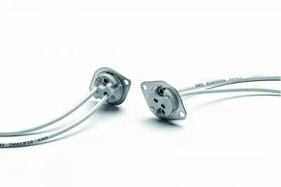 Douille st�atite GU5,3/GX6,35/GZ6,35 avec �querre, 24V 10A T300�C, c�ble  T180�C 125mm, fixation par �querre m�tallique pour vis
