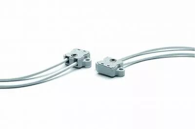 Douille st�atite G4/GX5,3/G6,35/GY6,35 24V 10A T300�C, c�ble silicone T180�C 0,75mm� longueur 125mm, fixation par vis M3 (141085
