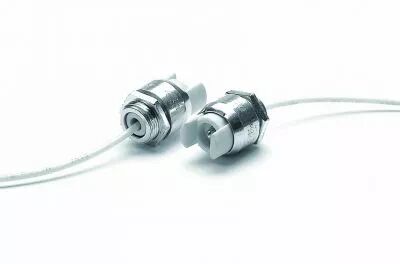 Paire de douilles pour lampe RX7s 500/5000V 6A T250�C, IP20, pour lampes � d�charge 70W ET 150W, avec 2 �crous M22x1, fils 25cm 