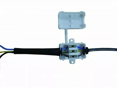 BORNIER IP44 3P + 2 MANCHONS (141132)