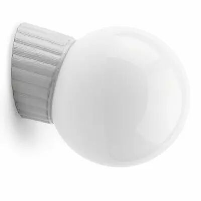 Applique en porcelaine stri�e avec verrerie globe opale (diam 150mm), Taille M