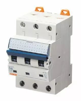 Disjoncteur magn�tothermique - 3p courbe b 13a 230v 10000a (en60898) 25ka (en60947-2) / 400v 10000a (en 60898) 15ka(en60947-2) -