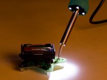 FER À SOUDER HAUTE QUALITÉ AVEC 4 LEDs - 30 W / 230 VCA (VTSI30L)