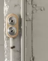 Interrupteur Dimbler va-et-vient en m&eacute;tal couleur chrome brillant, corps en porcelaine blanche (60308682)