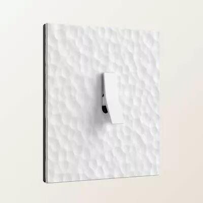 Interrupteur va-et-vient avec plaque en laiton blanc martel� et levier blanc - Font Barcelona BRIDGE
