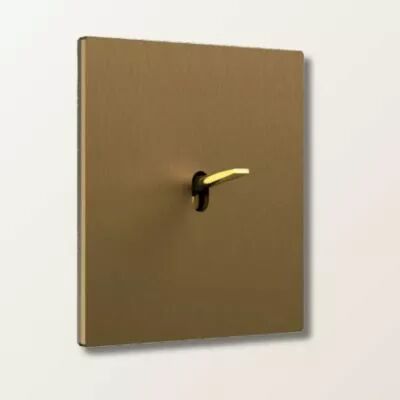 Interrupteur va-et-vient avec plaque en laiton bronze mat et levier dor� mat - Font Barcelona 5.1