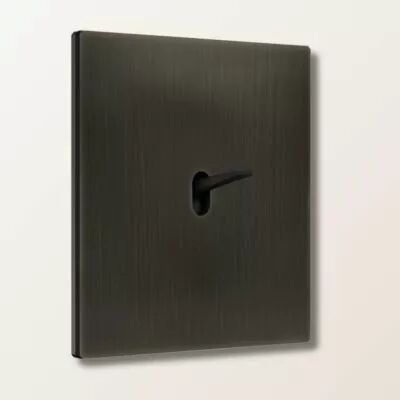Interrupteur va-et-vient avec plaque en laiton graphite bross� et levier noir mat - Font Barcelona 5.1