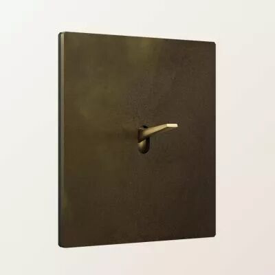 Interrupteur va-et-vient avec plaque en laiton vieilli et levier dor� mat - Font Barcelona 5.1