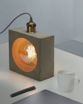 LAMPE À POSER en BÉTON E27 - carrée