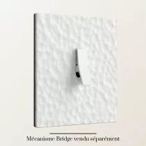 Plaque de finition simple blanc martelé pour mécanismes à leviers - Font Barcelona 5.1, BRIDGE