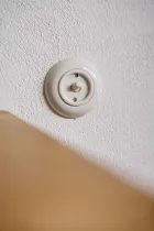 Va et vient en porcelaine avec interrupteur saillant